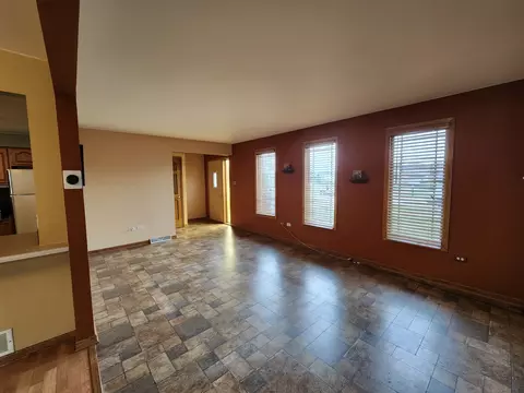 8304 S 77th Ct, Bridgeview, IL 60455 photo 4