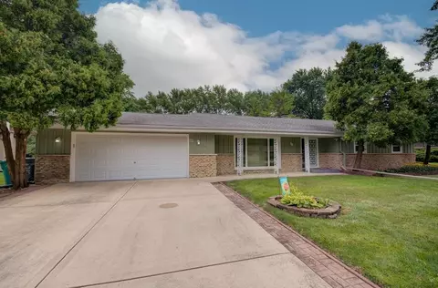 312 N Raven Rd, Shorewood, IL 60404