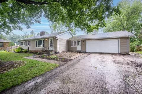 11 Erin Ln, Kankakee, IL 60901