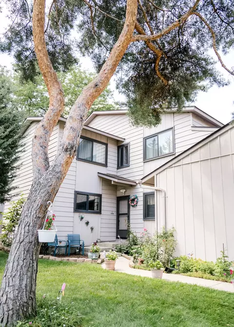 101 Burnside Ct #101, Vernon Hills, IL 60061