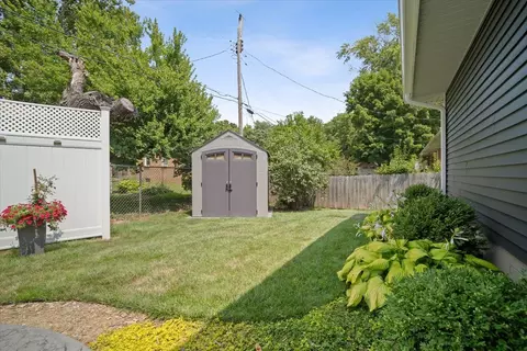 4 Charles Pl, Bloomington, IL 61701 photo 23