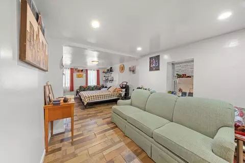 Bedroom - 3522 S Honore St, Chicago, IL 60609 photo 5 of 6