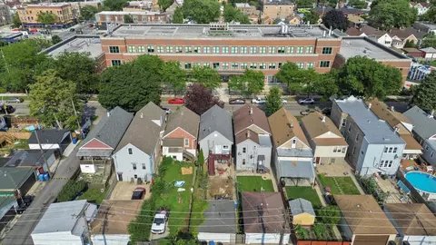 View/Area - 3522 S Honore St, Chicago, IL 60609 photo 1 of 3