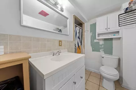 Bath - 3522 S Honore St, Chicago, IL 60609 photo 2 of 2