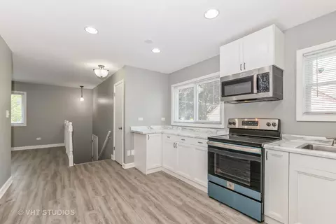Entry Way - 14333 Millard Ave, Midlothian, IL 60445 photo 1 of 2