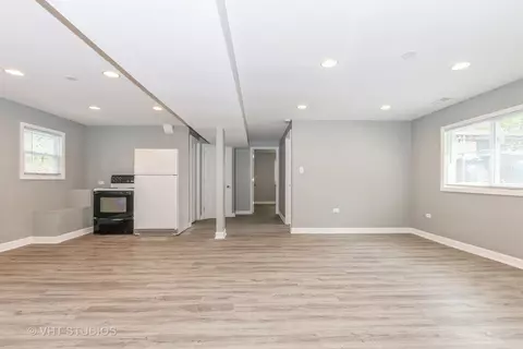Living - 14333 Millard Ave, Midlothian, IL 60445 photo 3 of 5