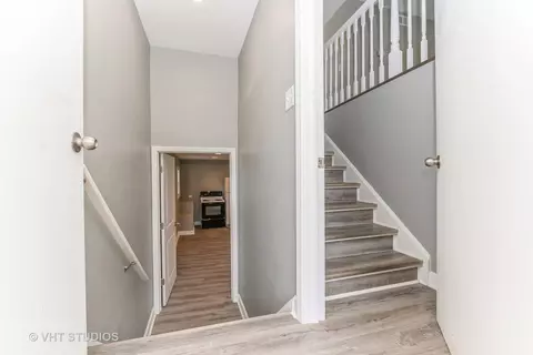 Entry Way - 14333 Millard Ave, Midlothian, IL 60445 photo 2 of 2