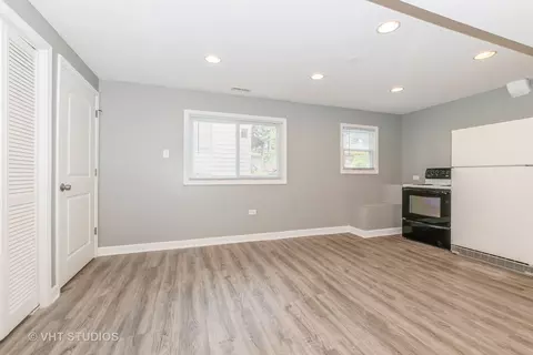 Living - 14333 Millard Ave, Midlothian, IL 60445 photo 5 of 5