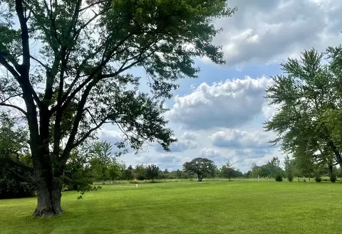 1430 Country Club Ln, Loda, IL 60948
