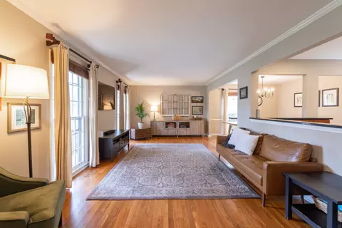 27 W381 Fleming Dr, Winfield, IL 60190 photo 4