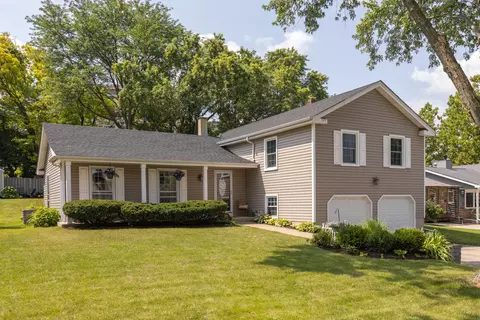 27 W381 Fleming Dr, Winfield, IL 60190 photo 2
