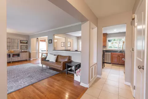 27 W381 Fleming Dr, Winfield, IL 60190 photo 3