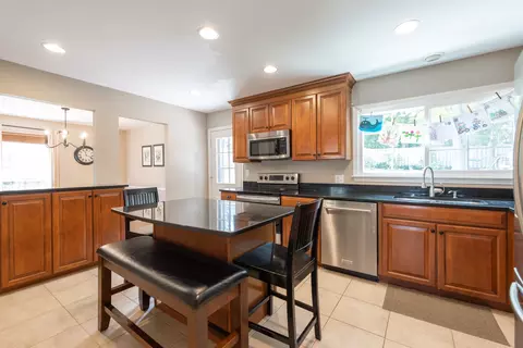 27 W381 Fleming Dr, Winfield, IL 60190 photo 11