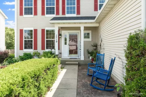 Exterior - 1719 Ariana Dr, Bartlett, IL 60103 photo 2 of 5