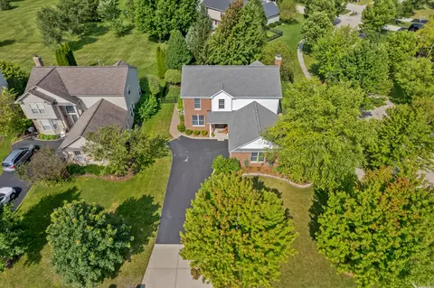 View/Area - 2 Charminster Ct, Algonquin, IL 60102 photo 1 of 5