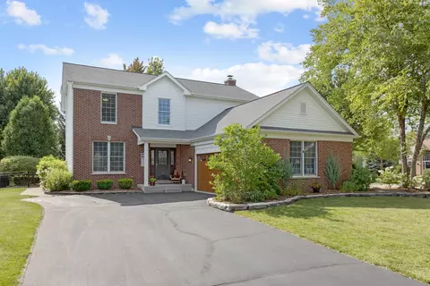 Exterior - 2 Charminster Ct, Algonquin, IL 60102 photo 2 of 8