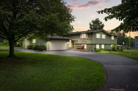 12913 Williams Rd, Genoa, IL 60135