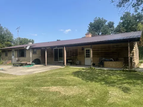 Exterior - 13076 Cherry Rd, Genoa, IL 60135 photo 3 of 4