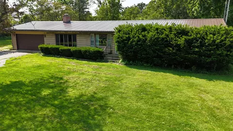 13076 Cherry Rd, Genoa, IL 60135
