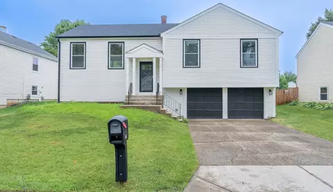 226 Annapolis Dr, Vernon Hills, IL 60061