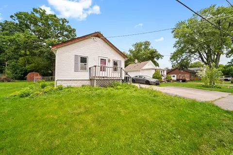 2612 Midoak Ln, Mchenry, IL 60051