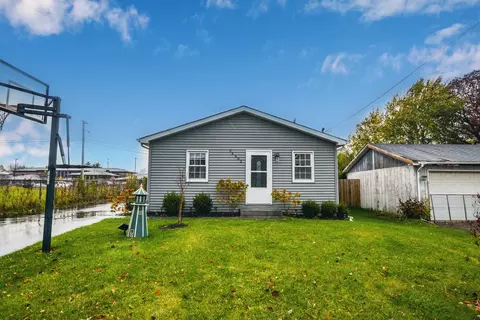 36602 N Iola Ave, Ingleside, IL 60041