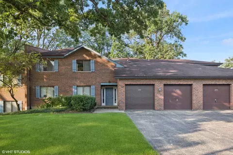 1895 Portsmouth Dr #C, Lisle, IL 60532
