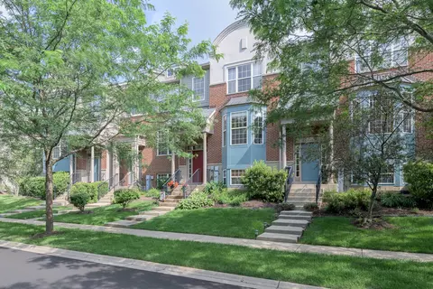 1552 Station Park Dr, Grayslake, IL 60030