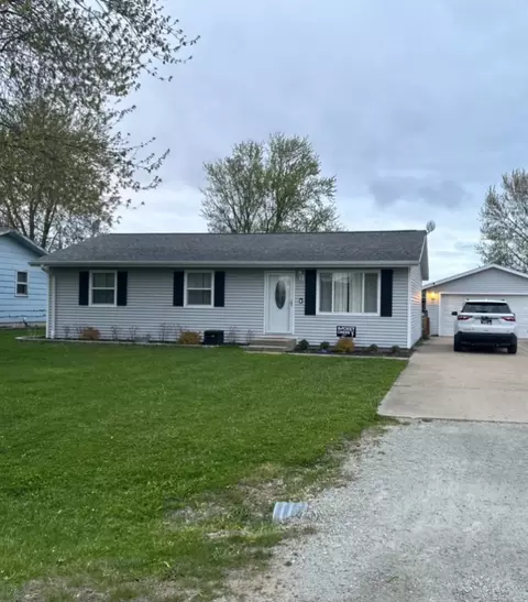 30592 Woodside Dr, Rock Falls, IL 61071