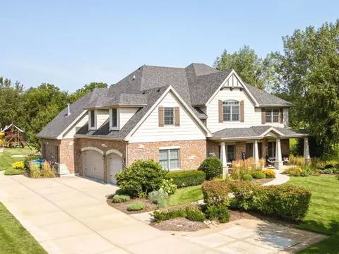 18620 S Buckberry Ln, Mokena, IL 60448