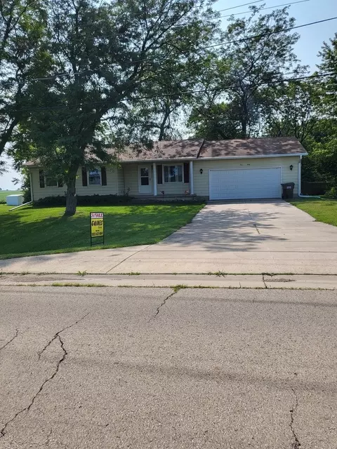 160 Peru St, Paw Paw, IL 61353