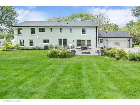 Exterior - 48 Devonshire Dr, Oak Brook, IL 60523 photo 9 of 14