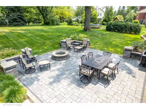 Exterior - 48 Devonshire Dr, Oak Brook, IL 60523 photo 6 of 14