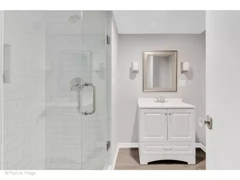 Bath - 48 Devonshire Dr, Oak Brook, IL 60523 photo 9 of 9