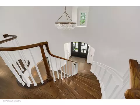 Entry Way - 48 Devonshire Dr, Oak Brook, IL 60523 photo 4 of 4