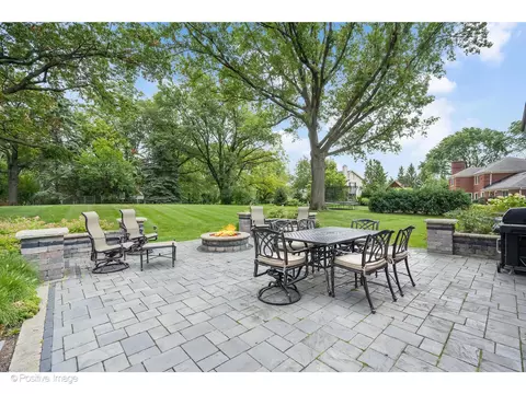 Exterior - 48 Devonshire Dr, Oak Brook, IL 60523 photo 7 of 14