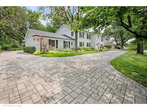 Exterior - 48 Devonshire Dr, Oak Brook, IL 60523 photo 13 of 14