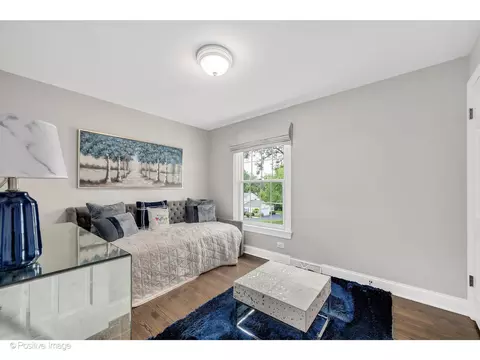 Bedroom - 48 Devonshire Dr, Oak Brook, IL 60523 photo 5 of 5