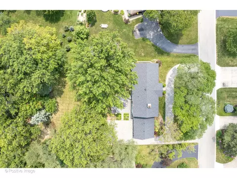 View/Area - 48 Devonshire Dr, Oak Brook, IL 60523 photo 3 of 3
