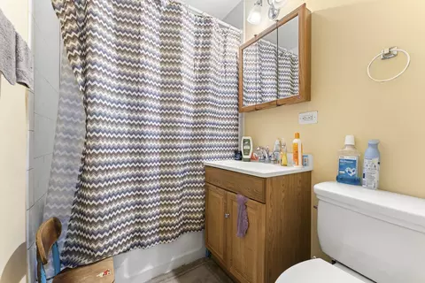 Bath - 14807 Irving Ave, Dolton, IL 60419 photo 2 of 2