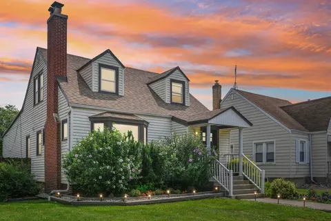 3849 N Pioneer Ave, Chicago, IL 60634