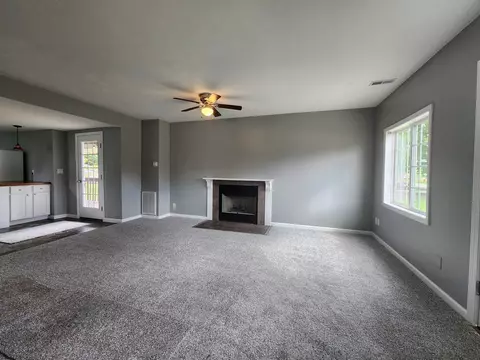 502 E North St, Danvers, IL 61732 photo 4