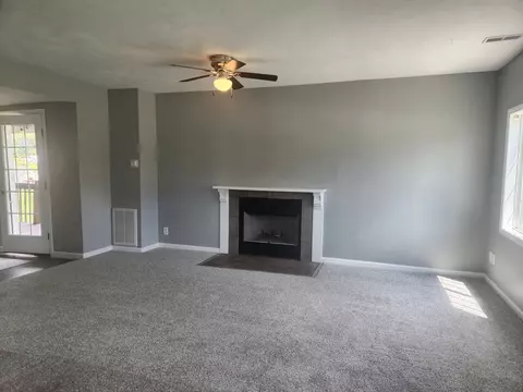 502 E North St, Danvers, IL 61732 photo 8