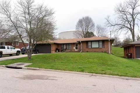 711 Medford Dr, Rockford, IL 61107