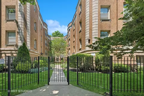 1522 W Fargo Ave #1S, Chicago, IL 60626