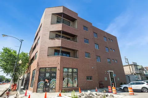 2931 N Milwaukee Ave #2S, Chicago, IL 60618