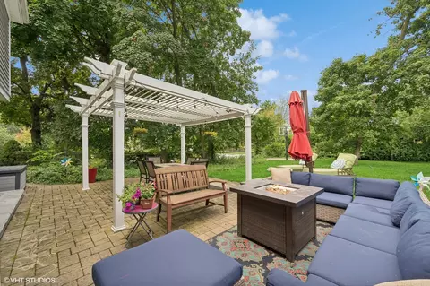 1500 Sequoia Trl, Glenview, IL 60025 photo 18