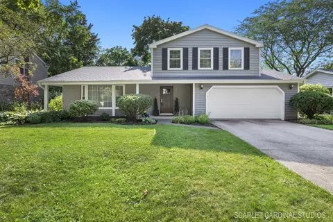 1541 Chippewa Dr, Naperville, IL 60563