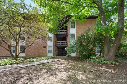 5538 E Lake Dr #E, Lisle, IL 60532
