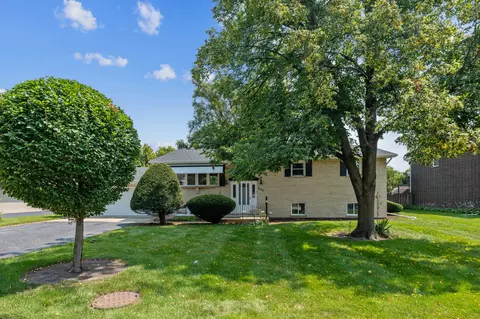 503 N Walnut St, Elmhurst, IL 60126